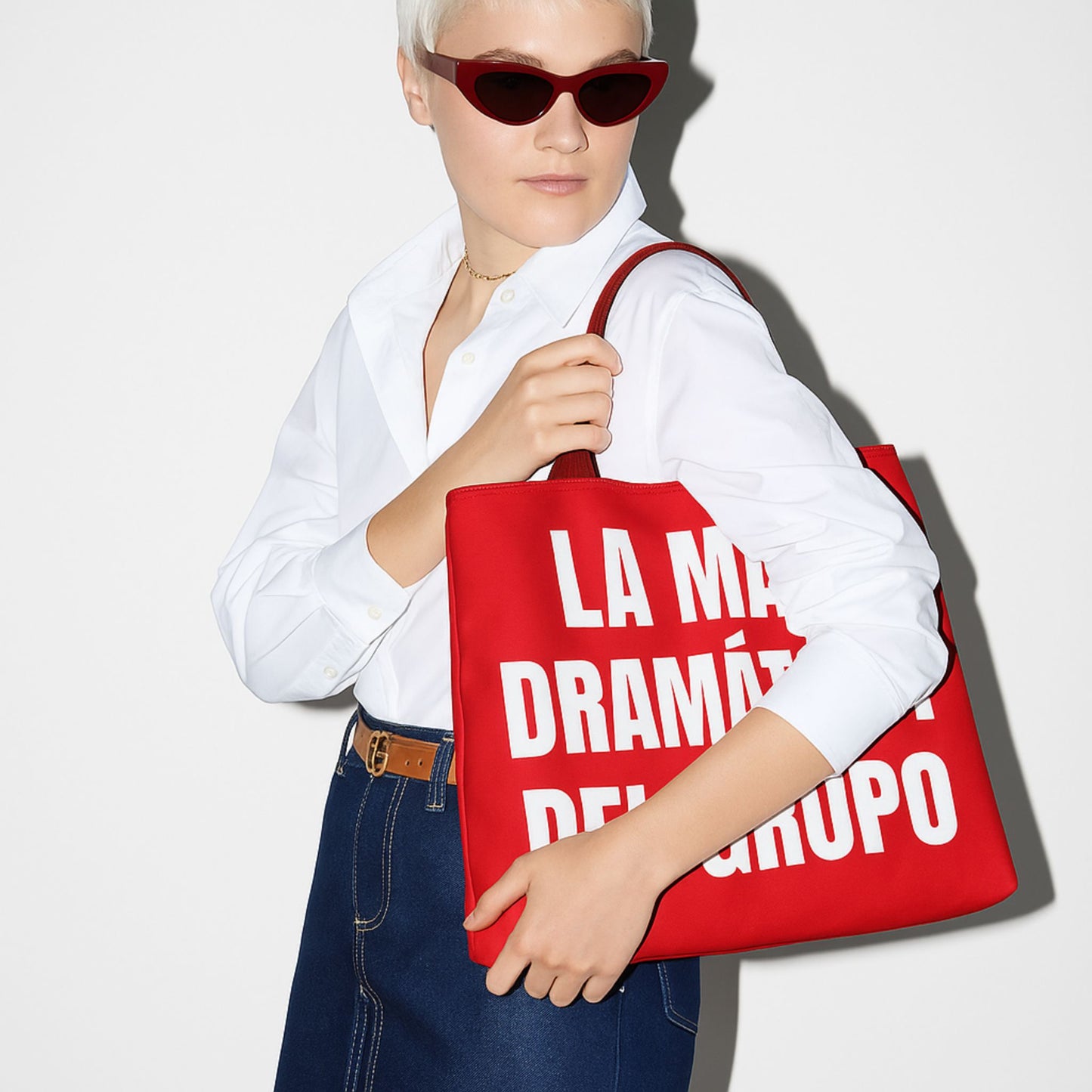 La Más Dramática del Grupo Red Tote Bag – Premium Meltdown Edition