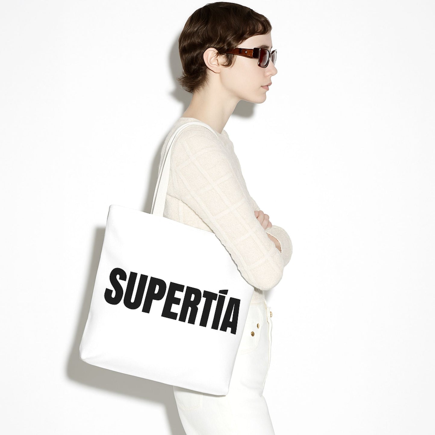 SuperTía White Tote Bag – For the Icon in Every Aisle